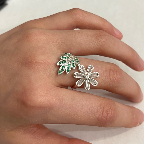 Unique .925 Sterling #6.5 but also adjustable.hand crafted imported from Mexico - Picture 1 of 3